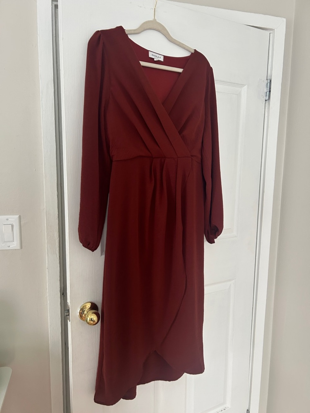 Gilli Long Sleeve Wrap Midi Dress in Burgundy